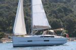 Yachtcharter Dufour382GrandLarge Henry 3