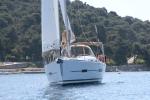 Yachtcharter Dufour382GrandLarge Henry 4