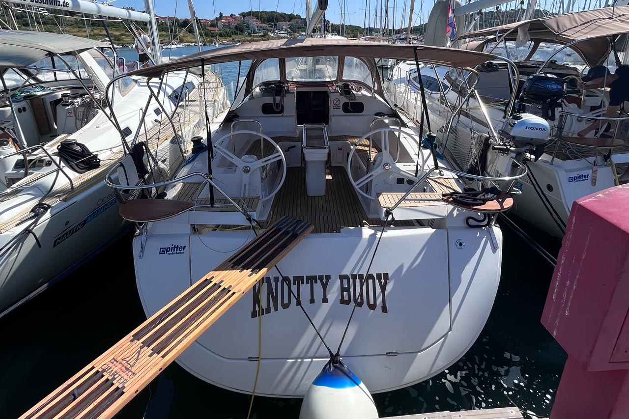 Yachtcharter Elan45Impression Knotty Buoy