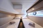 Yachtcharter Sealine C390 3cab Tireless aussenansicht 37