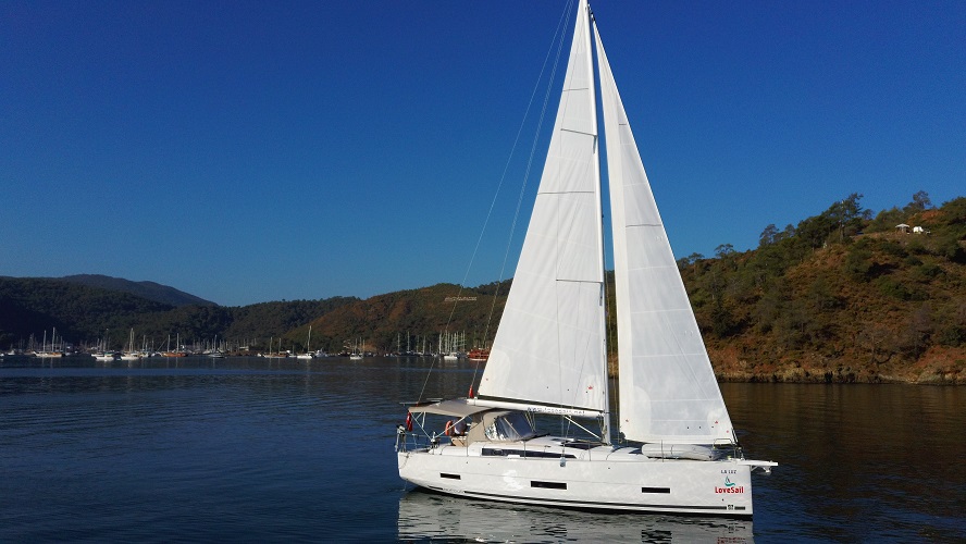 Yachtcharter Dufour390GrandLarge La Luz