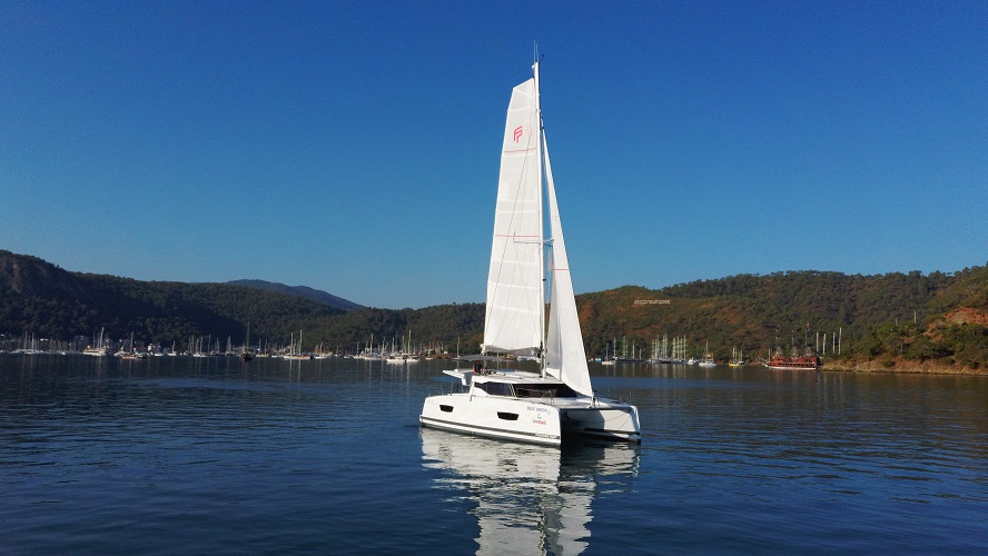 Yachtcharter Isla40 Blue Orion