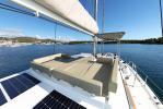 Yachtcharter Bali Catspace Rolling Stone aussenansicht 12