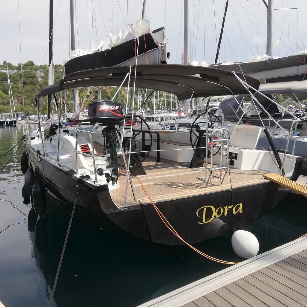 Yachtcharter More55 Dora