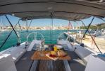 Yachtcharter ElanE4 Shark 4