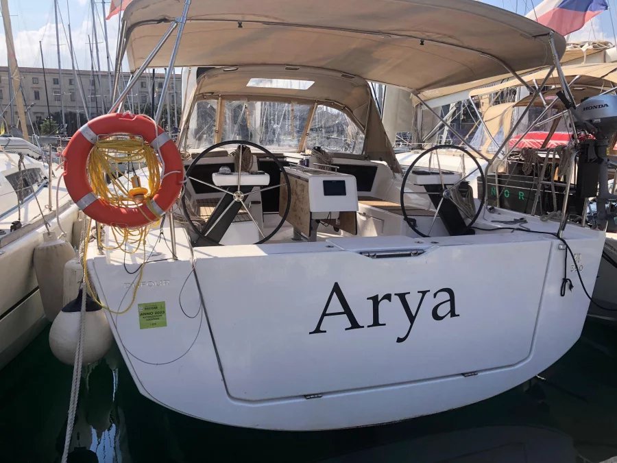 Yachtcharter Dufour390GrandLarge Arya