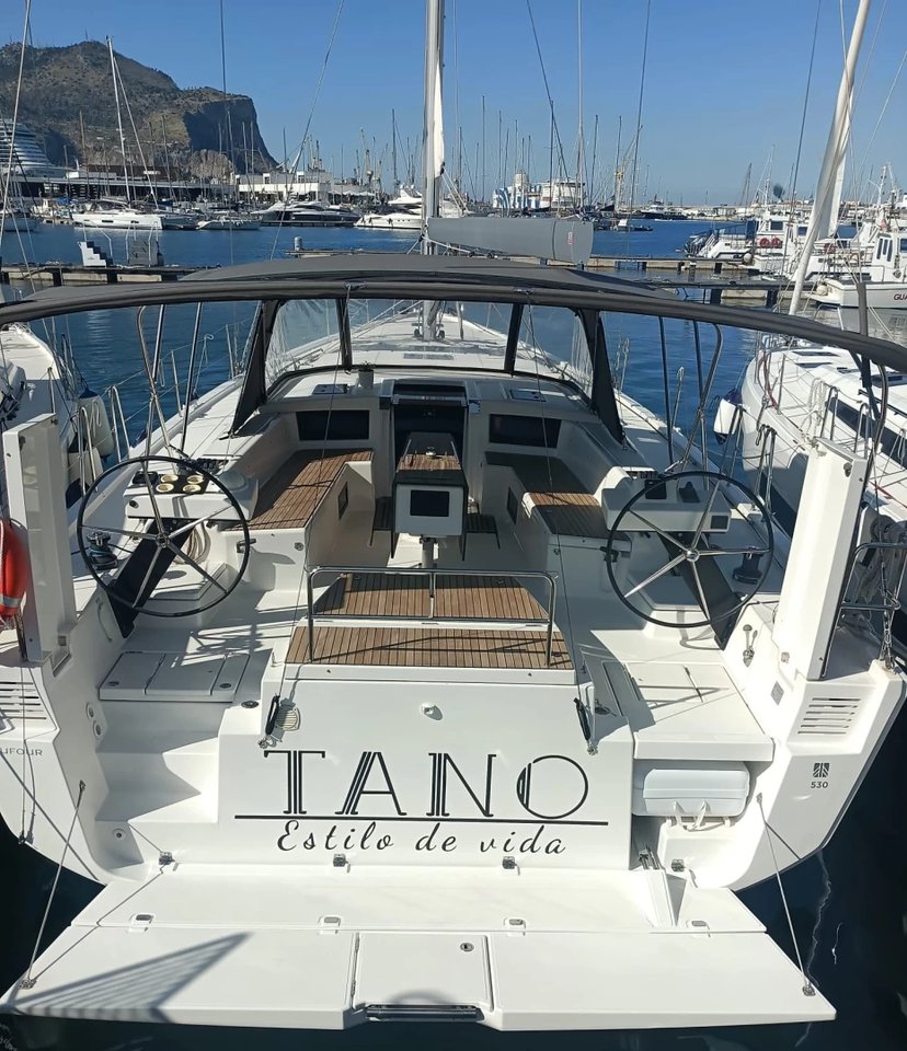 Yachtcharter Dufour530 Tano