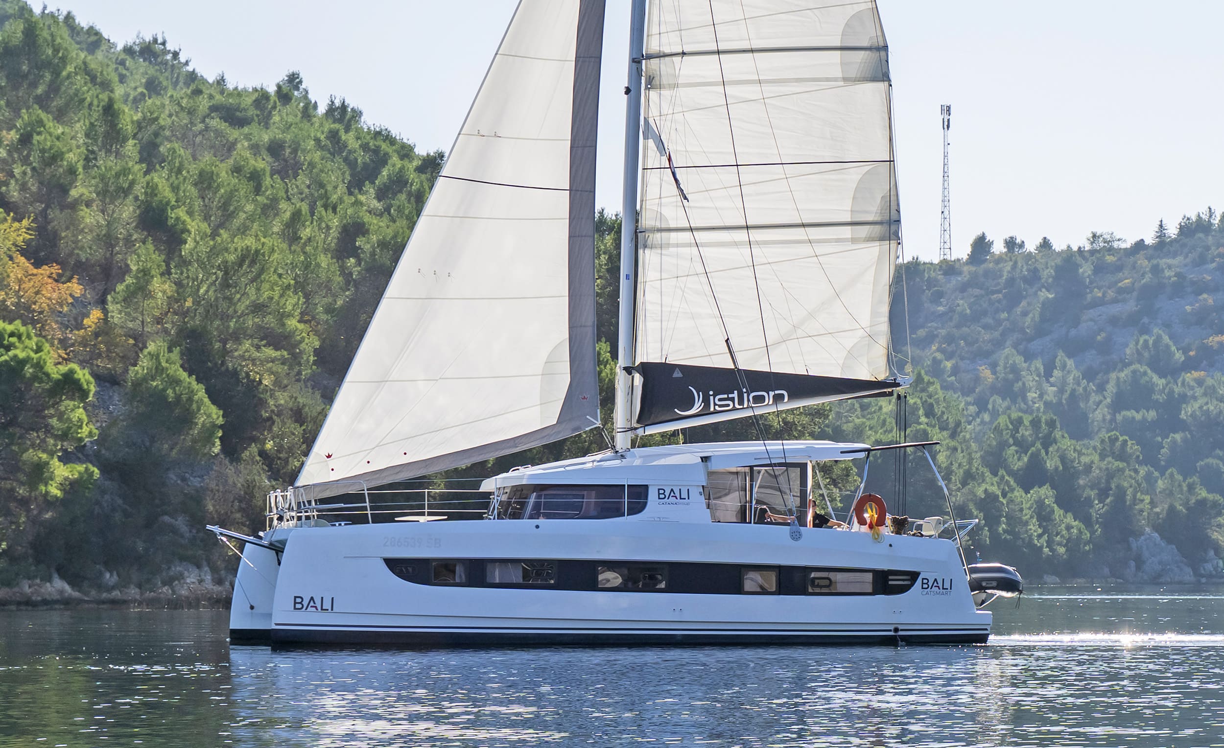 Yachtcharter BaliCatsmart 42cab First Flirt