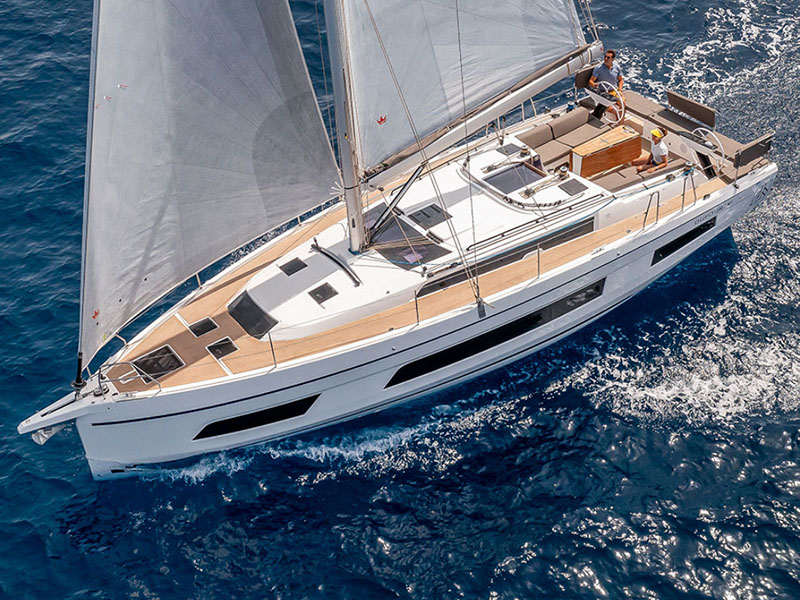 Yachtcharter Dufour41 Moma