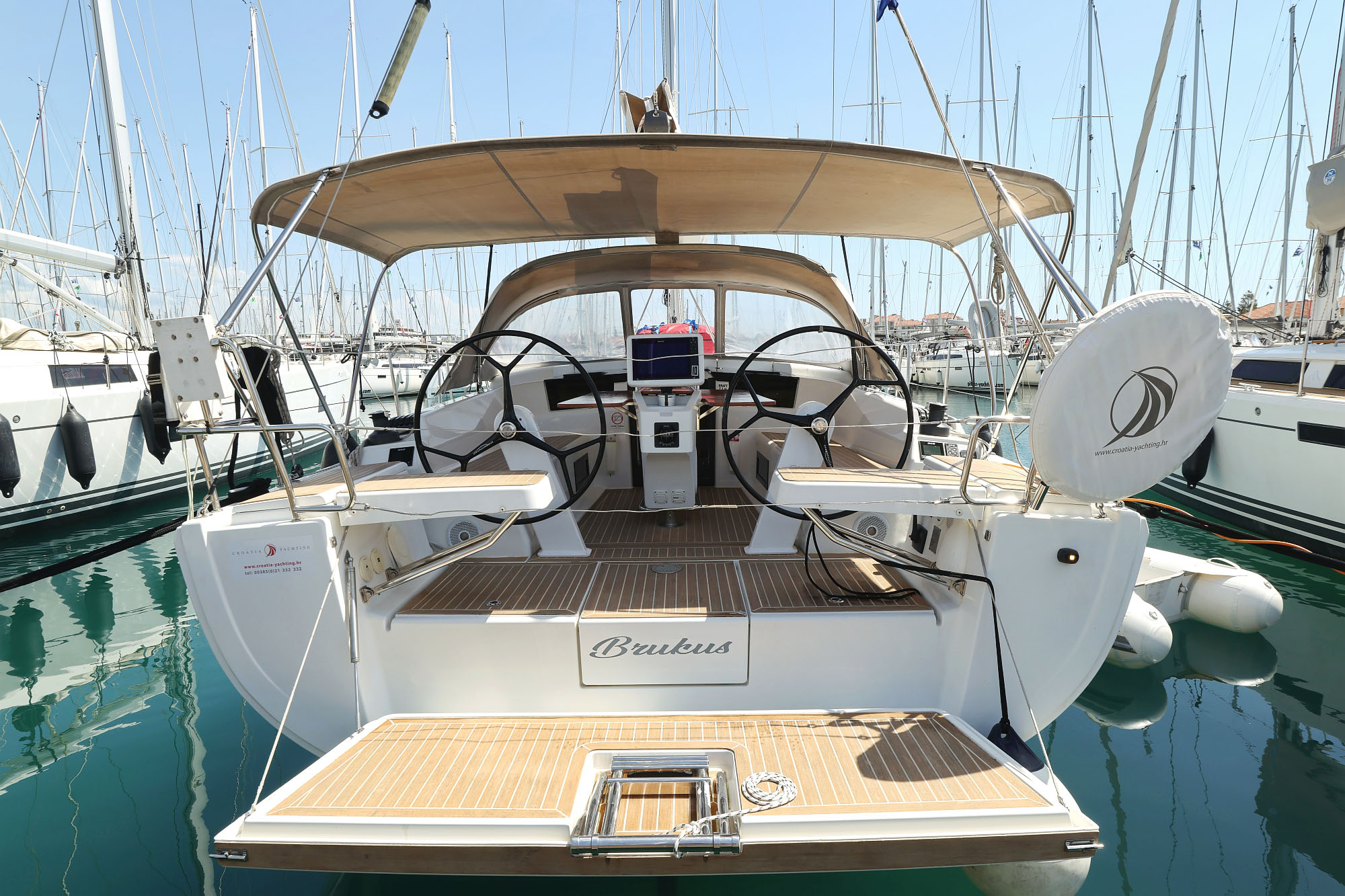 Yachtcharter Hanse388 Brukus