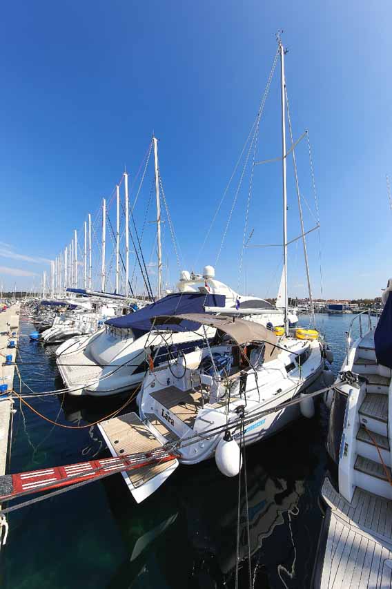 Yachtcharter BavariaCruiser34 Lara