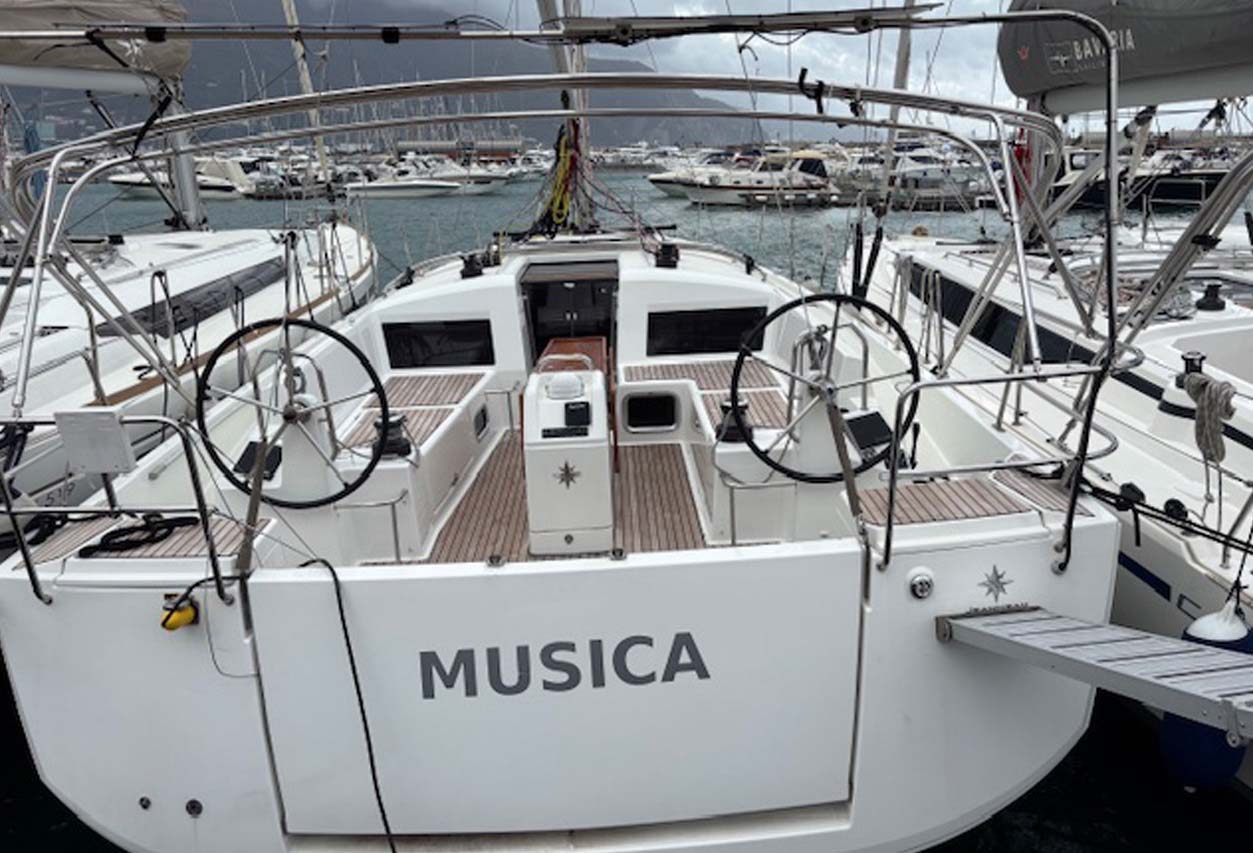 Yachtcharter SunOdyssey440 Musica