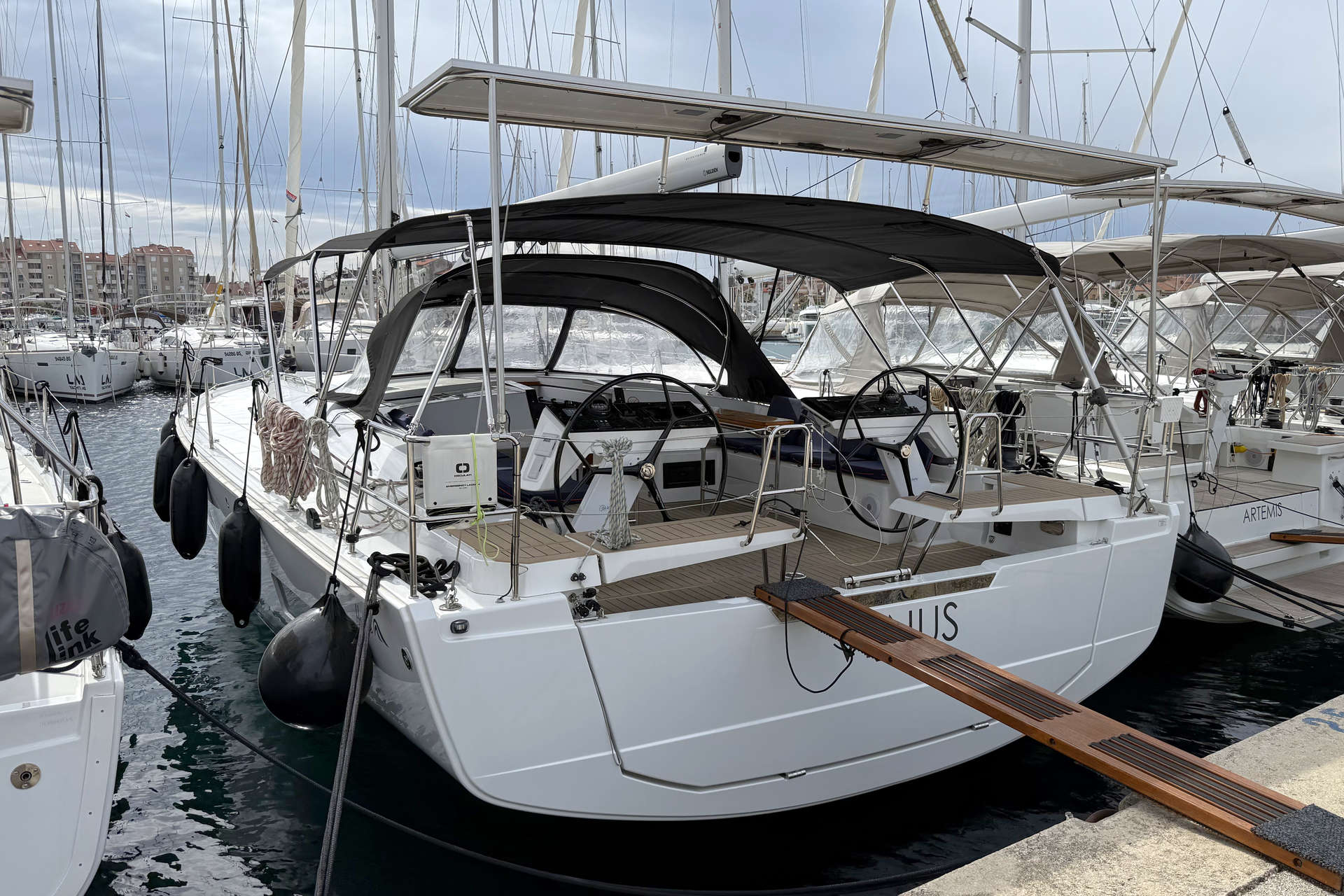 Yachtcharter Hanse460 4cab Venus