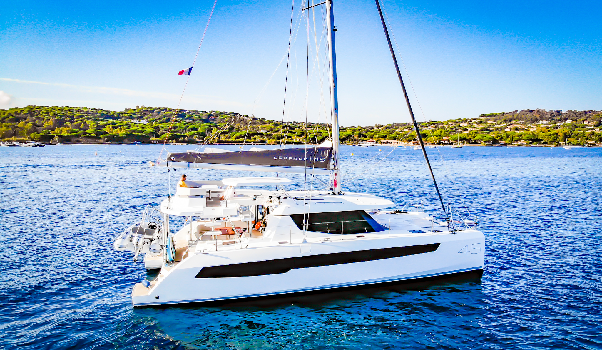 Yachtcharter Leopard45 Tibouren