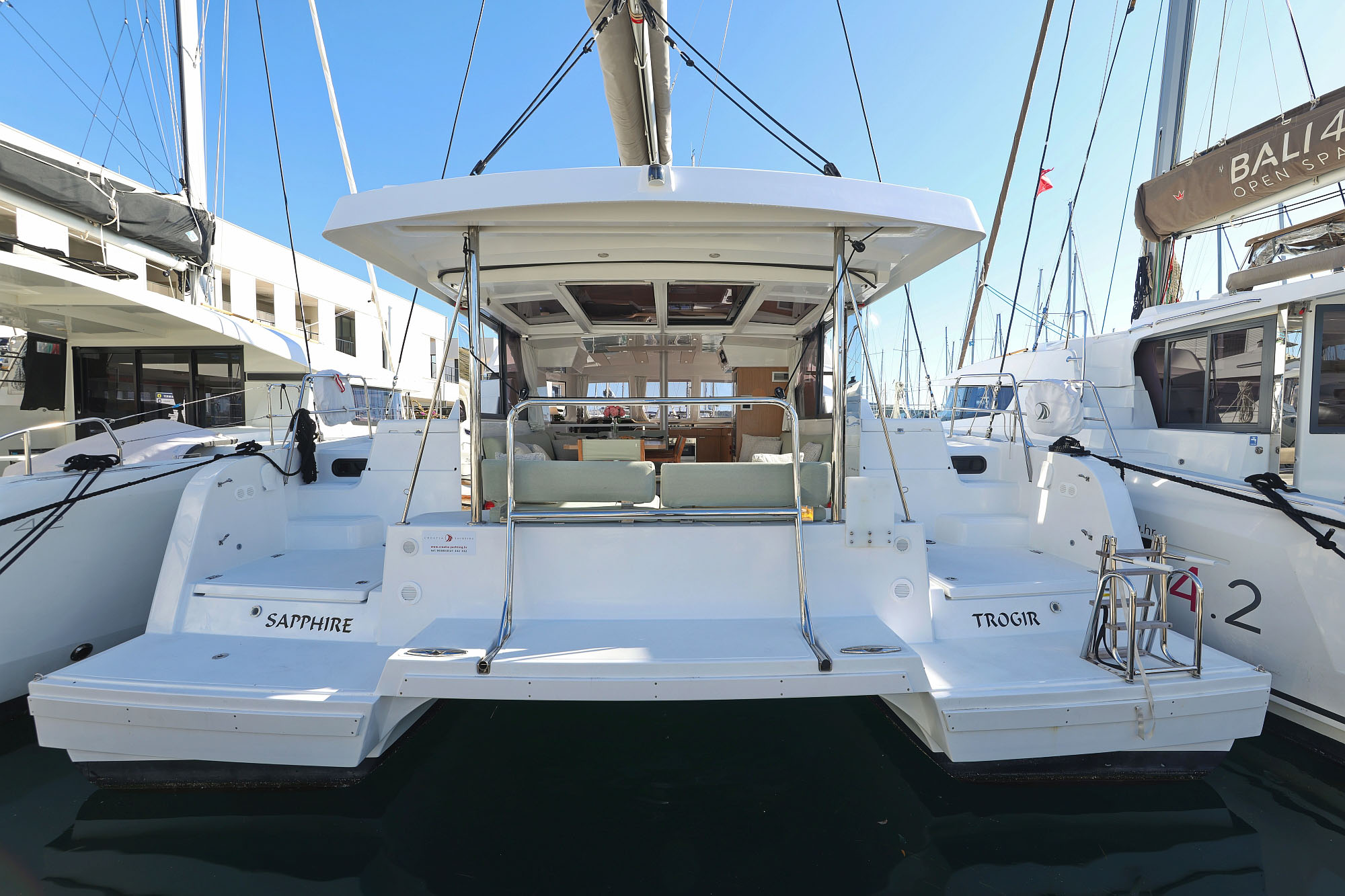 Yachtcharter Bali Catspace Sapphire hauptansicht 1