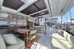 Yachtcharter Bali Catspace Sapphire aussenansicht 13