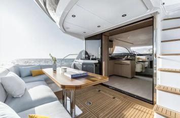Azimut53Fly-10 Innenansicht