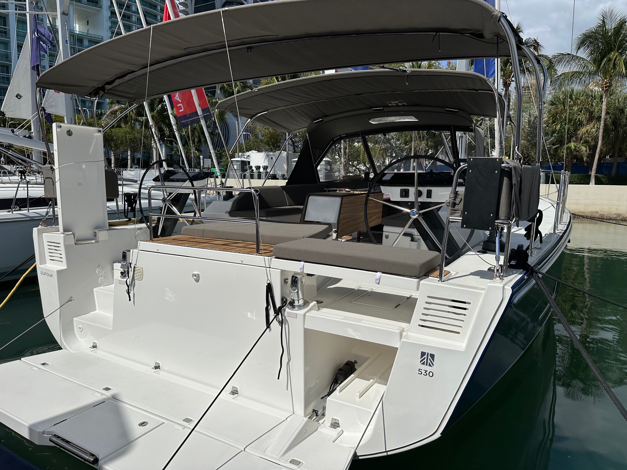 Yachtcharter Dufour530 4cab Dream Big