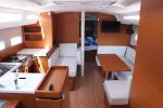 Yachtcharter SunOdyssey410 Shaken Not Stirred 2