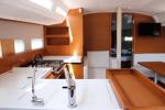 Yachtcharter SunOdyssey410 Shaken Not Stirred 3