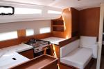 Yachtcharter SunOdyssey410 Shaken Not Stirred 4