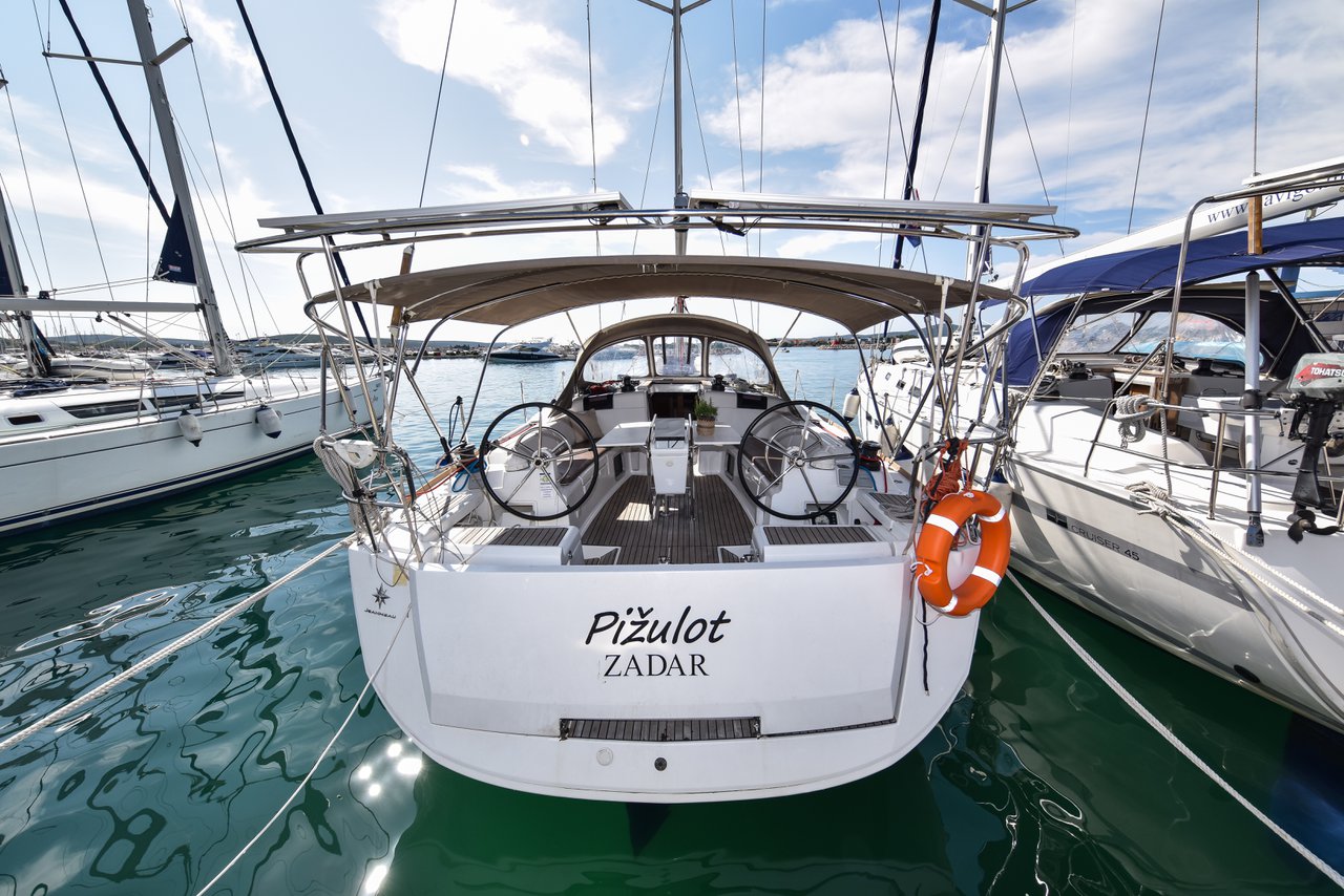 Yachtcharter SunOdyssey449 Pizulot