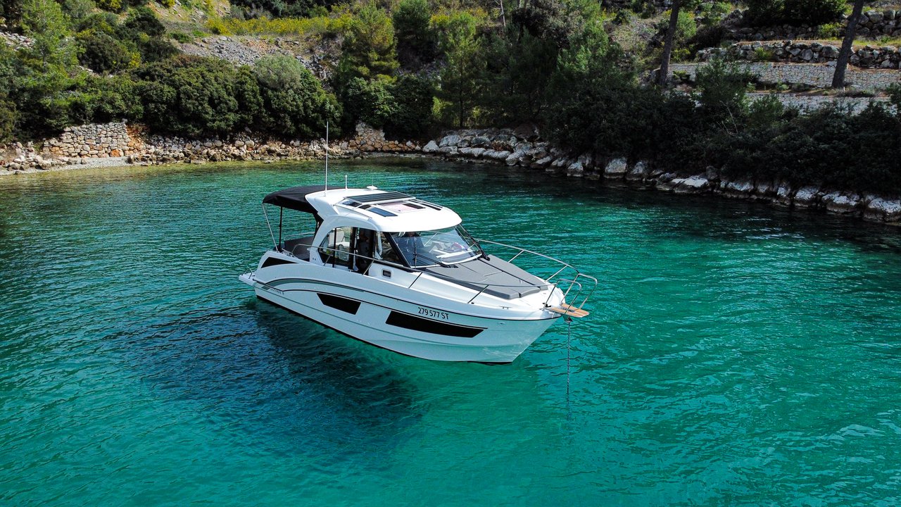 Yachtcharter Antares 9 OB Arya hauptansicht 1