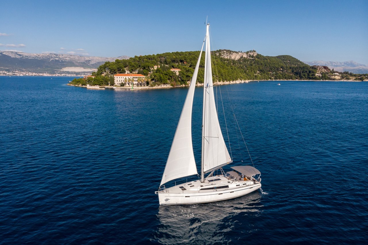 Yachtcharter BavariaCruiser51 Lui