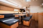 Yachtcharter Oceanis48 4cab Gold One 9