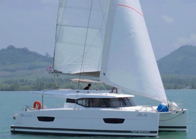 Yachtcharter Lucia40 Kinara