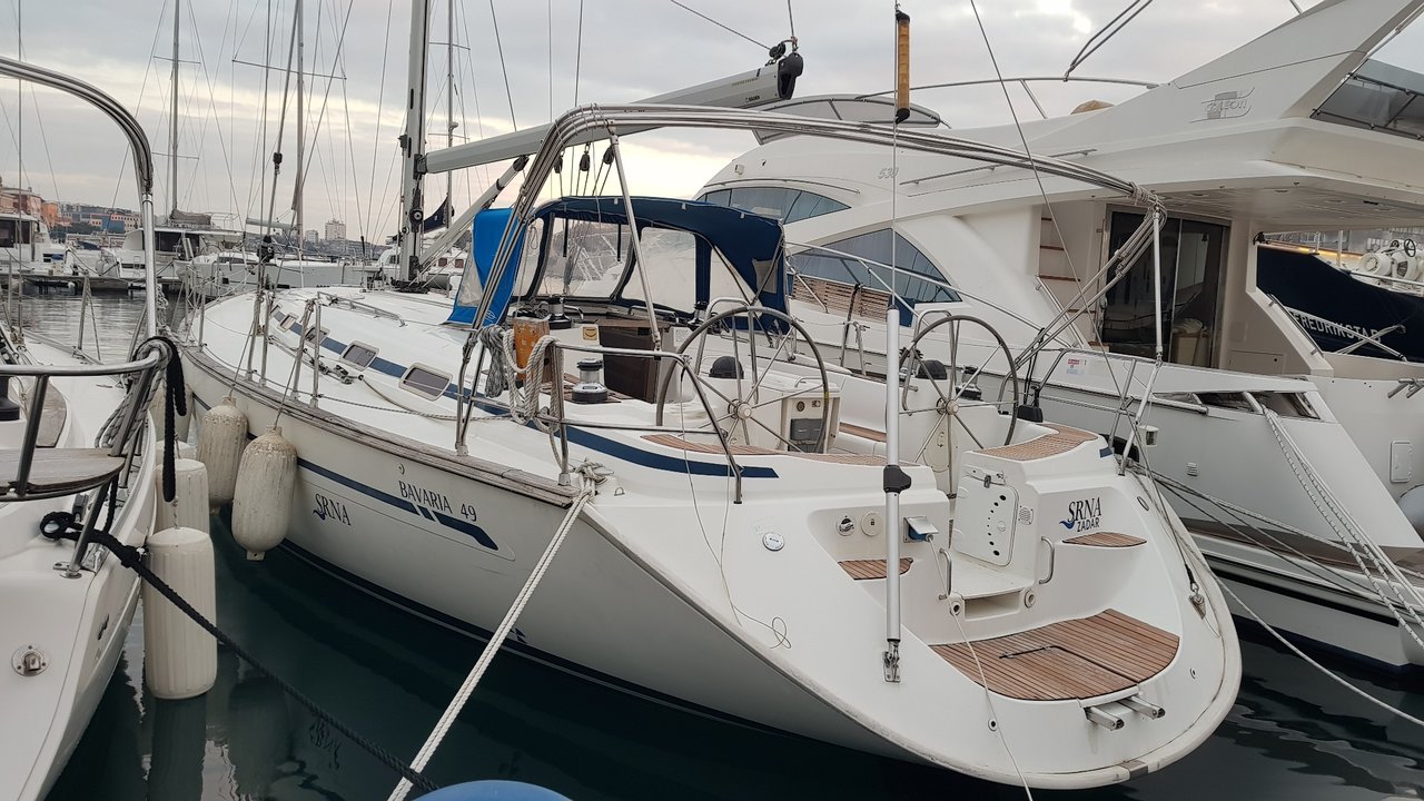 Yachtcharter Bavaria49 Srna