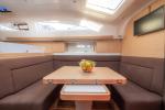 Yachtcharter Elan40Impression Mona 5