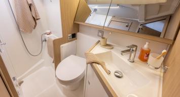 Oceanis47-4cab-7 Innenansicht