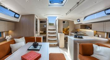 Oceanis47-4cab-8 Innenansicht