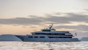 Yachtcharter MSCustomLine49m Black Swan 1