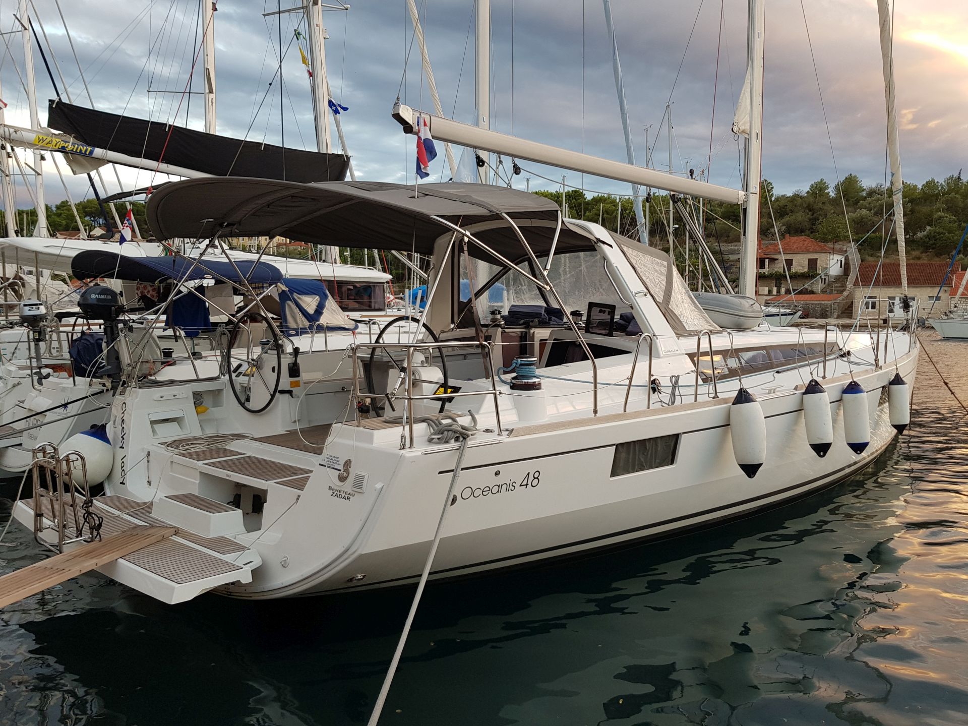 Yachtcharter Oceanis48 5Cab Cheeky Lady