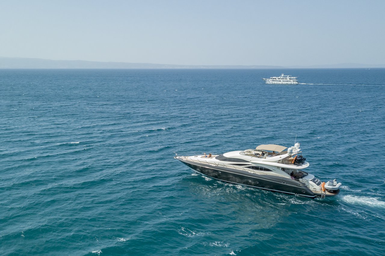 Yachtcharter SunseekerManhattan84 Skywater