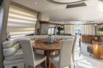 Yachtcharter SunseekerManhattan84 Skywater 19