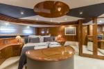 Yachtcharter SunseekerManhattan84 Skywater 22
