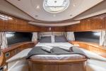 Yachtcharter SunseekerManhattan84 Skywater 26