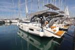 Yachtcharter BavariaC42 Antares 1
