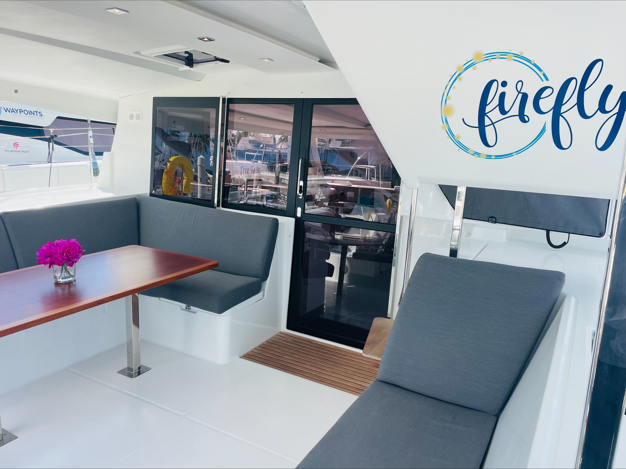Yachtcharter Isla40 Firefly