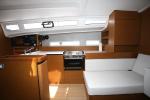 Yachtcharter SunOdyssey410 Deba 5