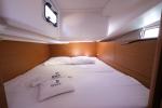 Yachtcharter SunOdyssey440 Roma 7