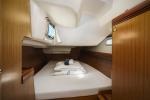Yachtcharter SunOdyssey42i Ema 33