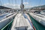 Yachtcharter More40 More Black 7