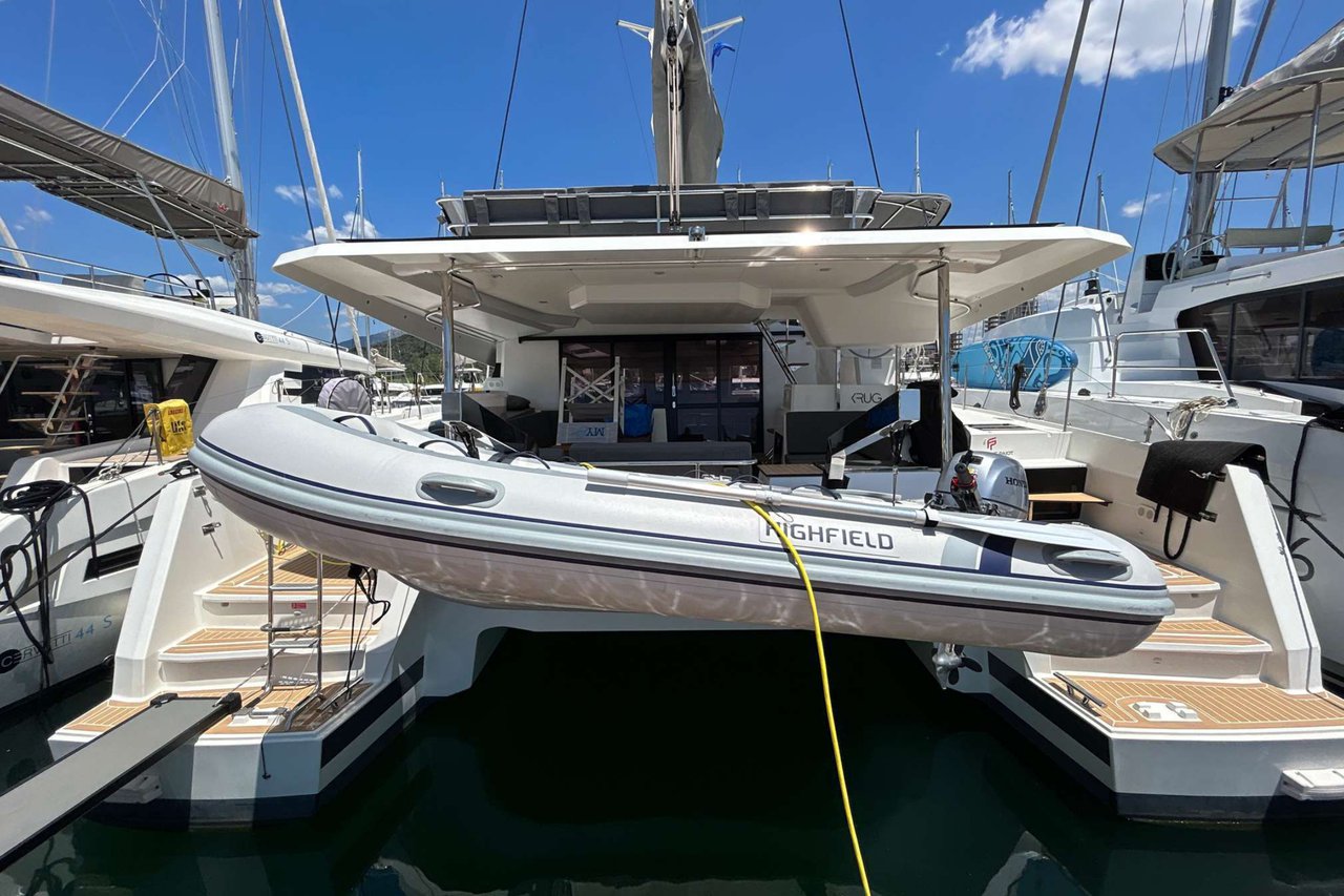 Yachtcharter FountainePajotNew45 41cab Krug