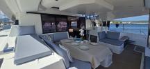 Yachtcharter FountainePajotNew45 41cab Ruinart 3