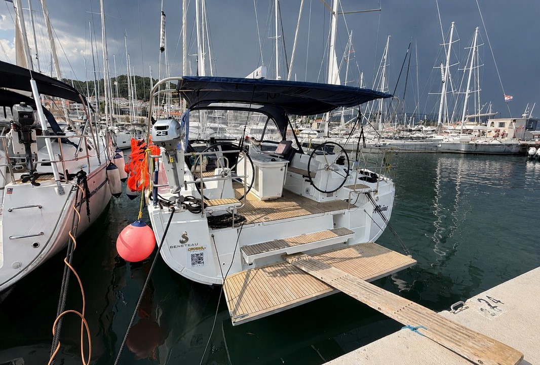 Yachtcharter Oceanis40 Albius