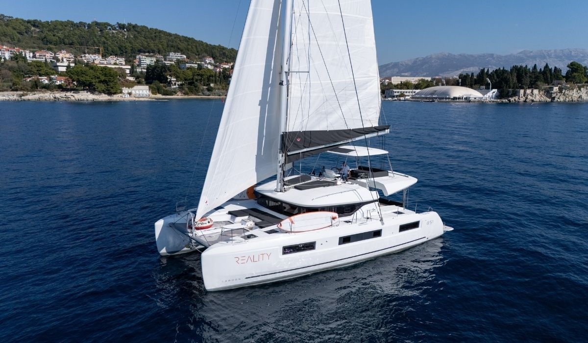 Yachtcharter Lagoon 51 6 cab Reality hauptansicht 1